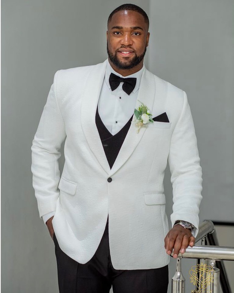 White Classic 3-piece Grooms Suit